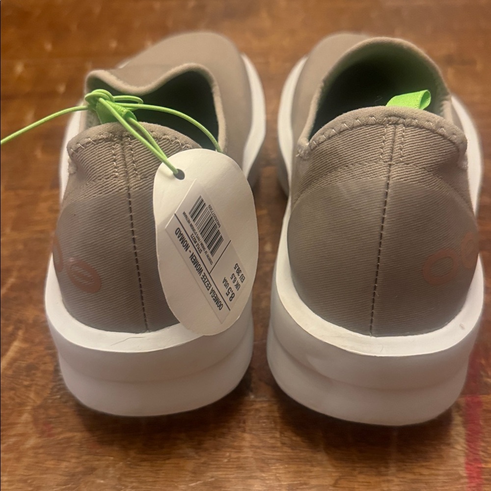 OOFOS, New, Size 8.5 OOMEGA EEZEE, Nomad - Picture 7 of 7